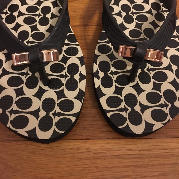 Flip flops - Picture 2 of 3