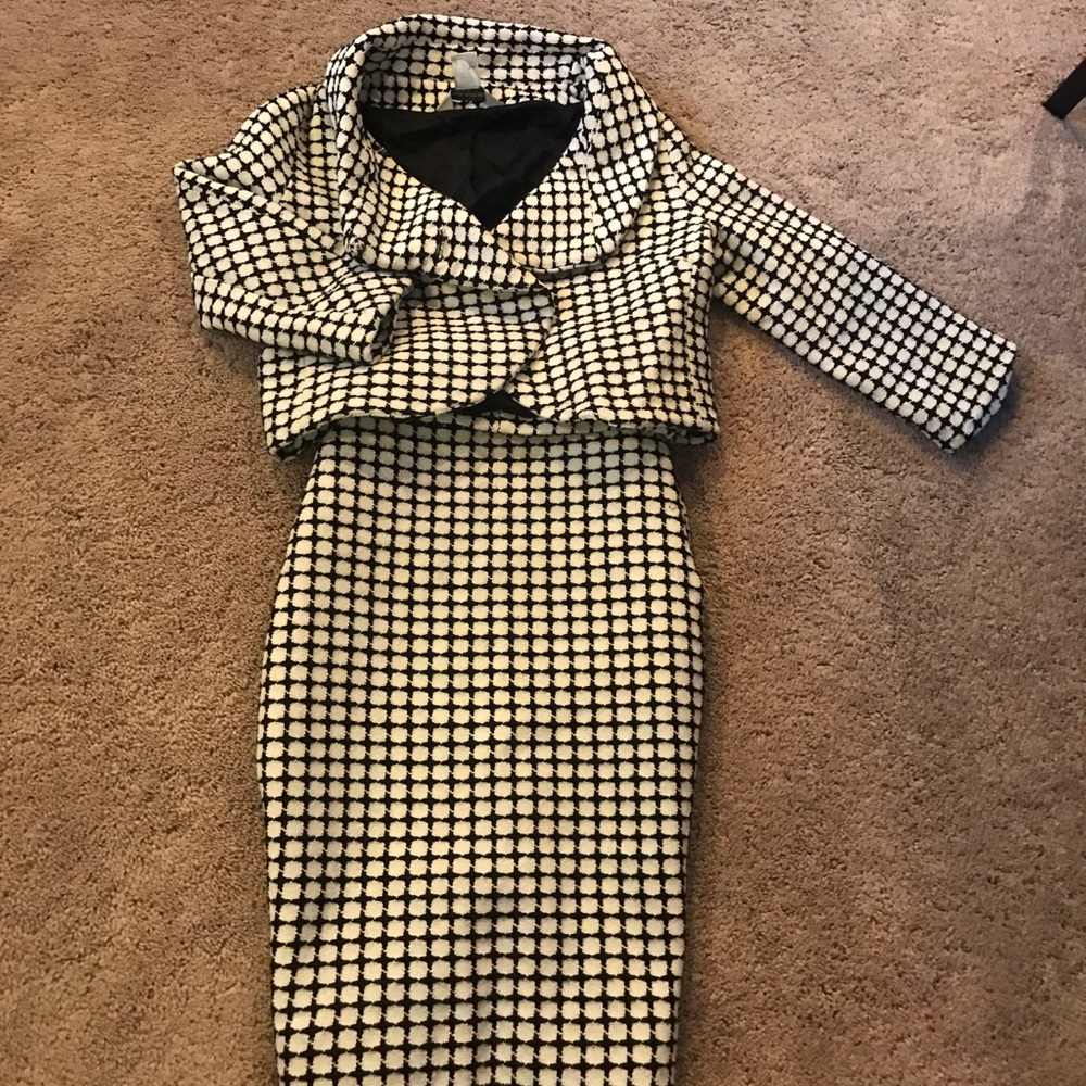 Banana Republic jacket and skirt set 🖤