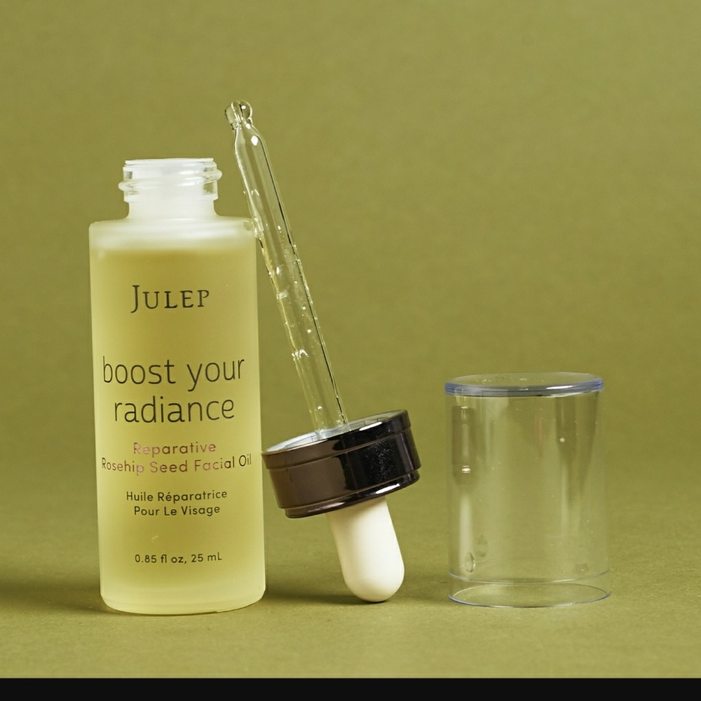 Reparative rosehip seed facial oil