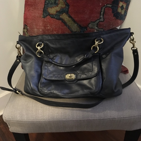 Coach Campbell Turn Lock Izzy Satchel in Black - Picture 2 of 8