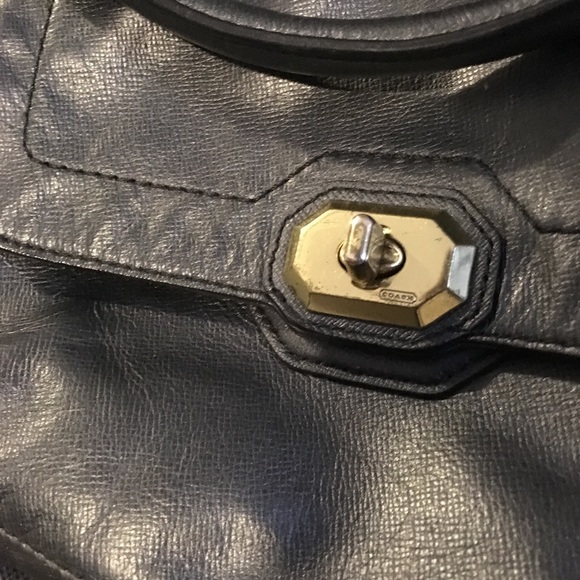 Coach Campbell Turn Lock Izzy Satchel in Black - Picture 3 of 8