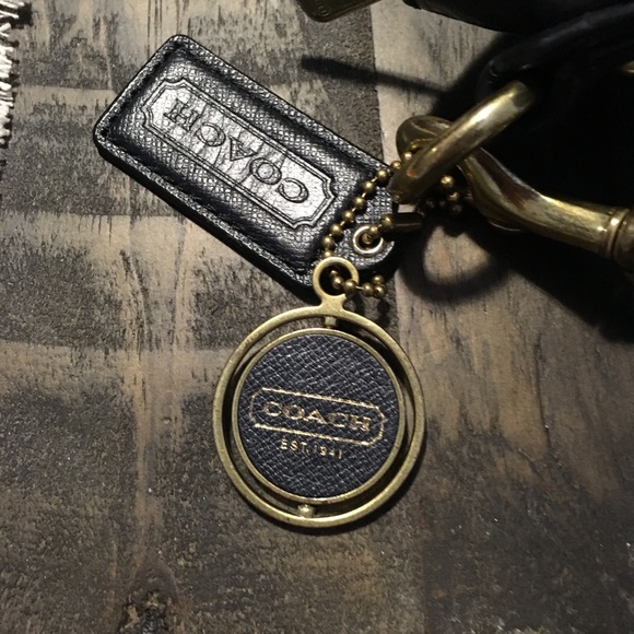 Coach Campbell Turn Lock Izzy Satchel in Black - Picture 7 of 8