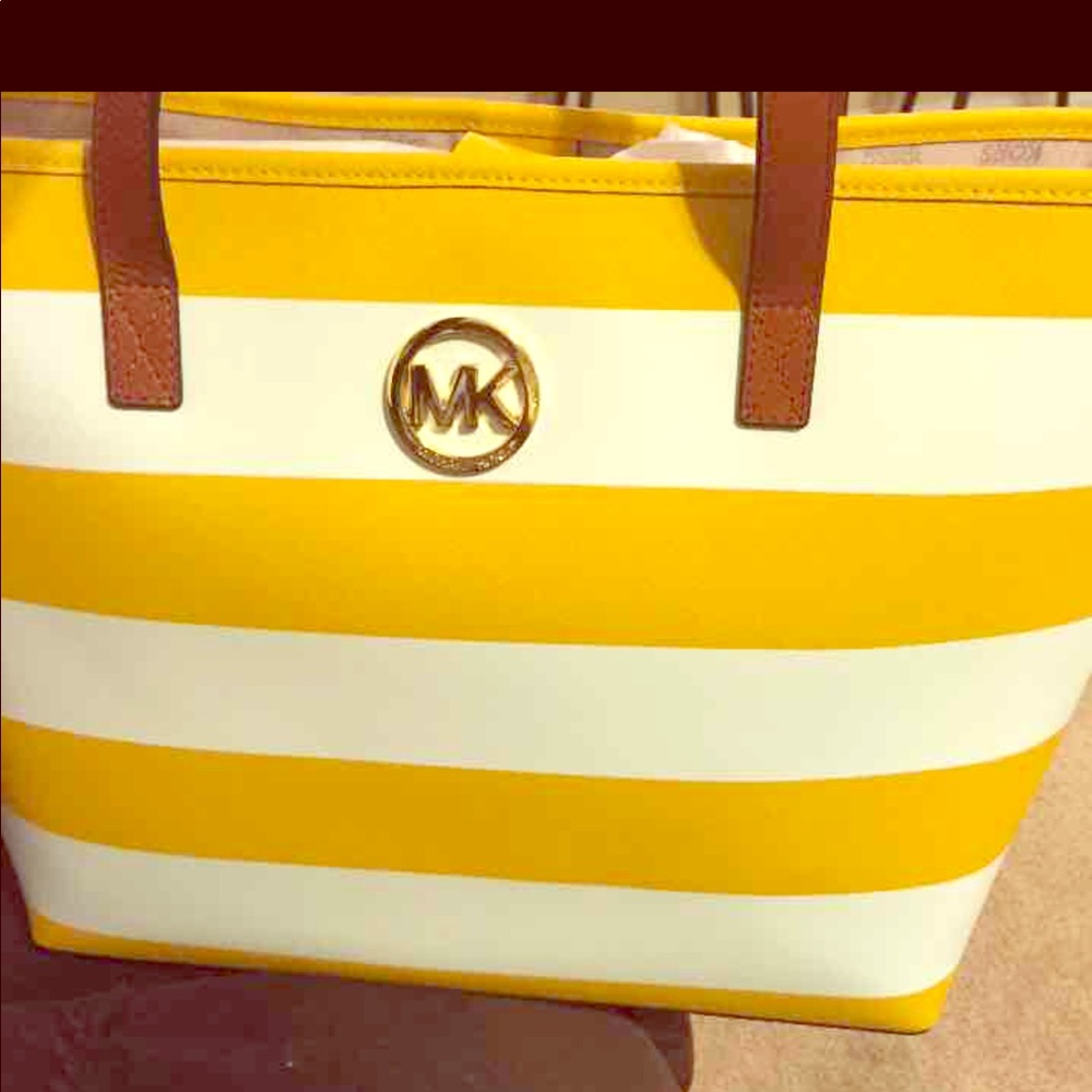 MK PURSE