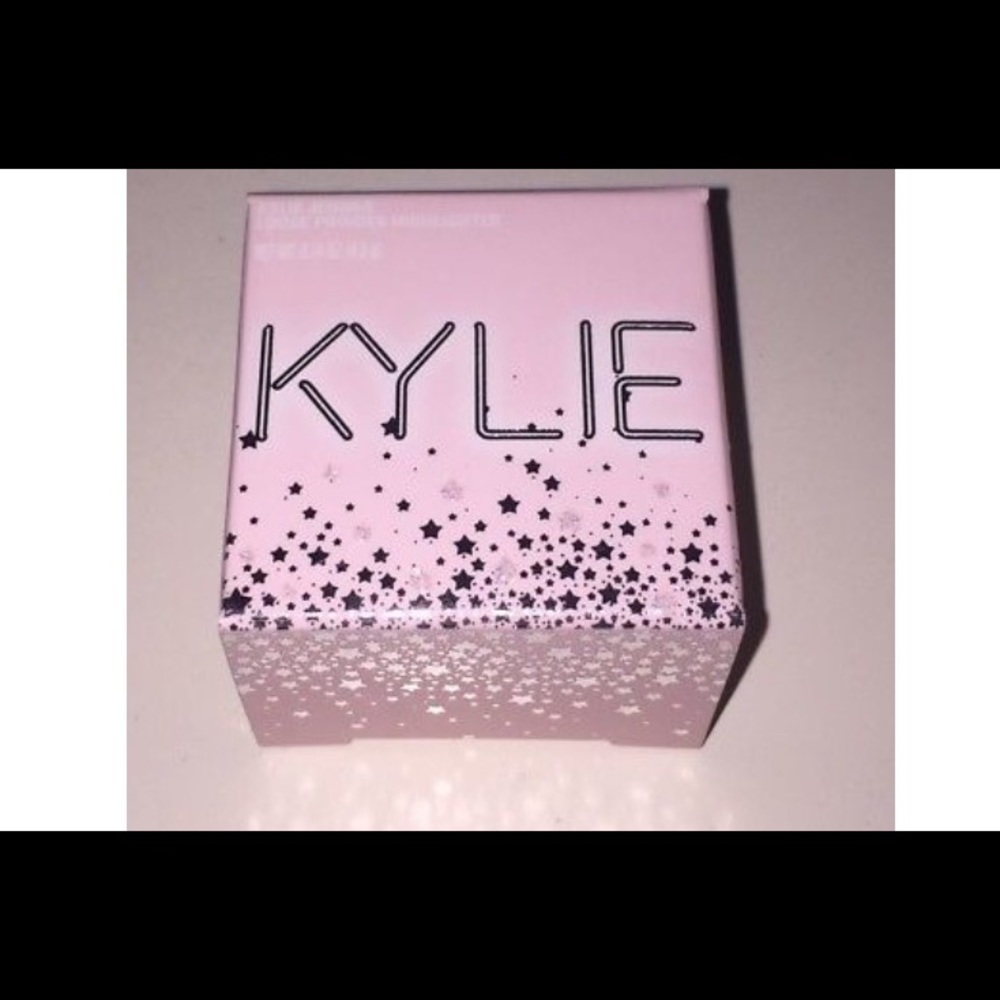 Kylie Jenner limited edition highlighter in Queen