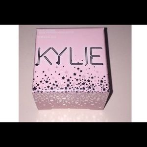 Kylie Jenner limited edition highlighter in Queen