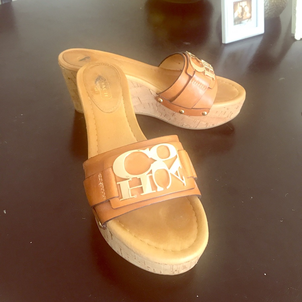 Authentic Coach “Jen” 70’s inspired look 🌟 5 1/2