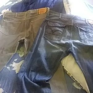 Levi jeans size 42