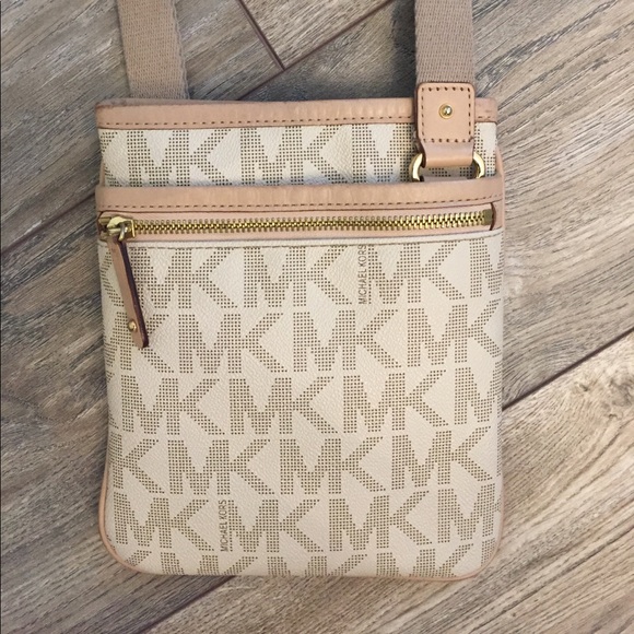 Michael Kors Satchel - Picture 2 of 4