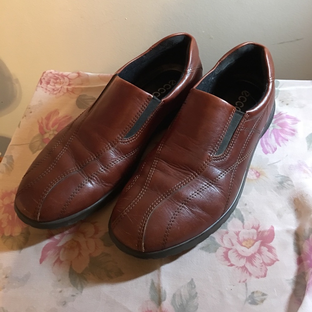 Leather shoes