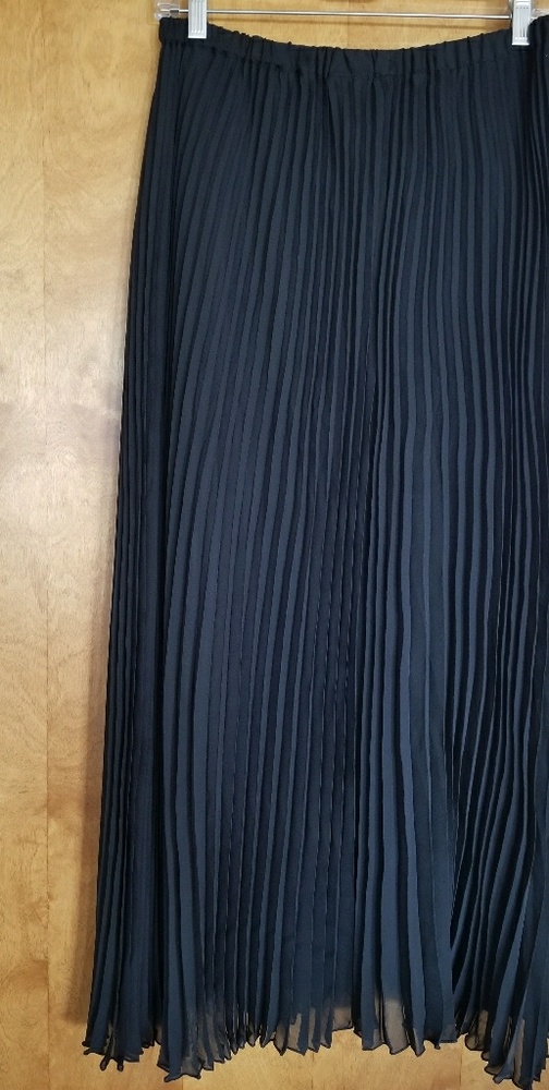Beautiful Black Chiffon Skirt by Jerry.T