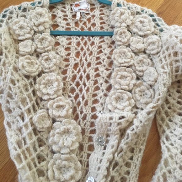 Twill twenty two crocheted sweater size L - Picture 3 of 3