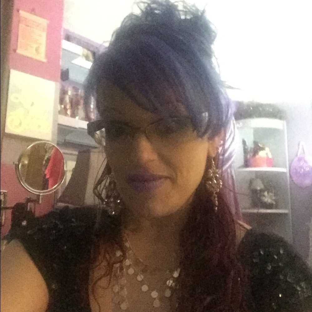 Meet your Posher, Becky