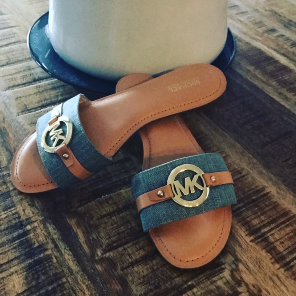 🚫 SOLD🚫 Mk Sandals size 7