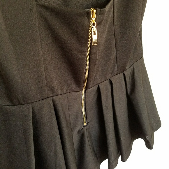 Black Open Back Peplum Top - Picture 4 of 10