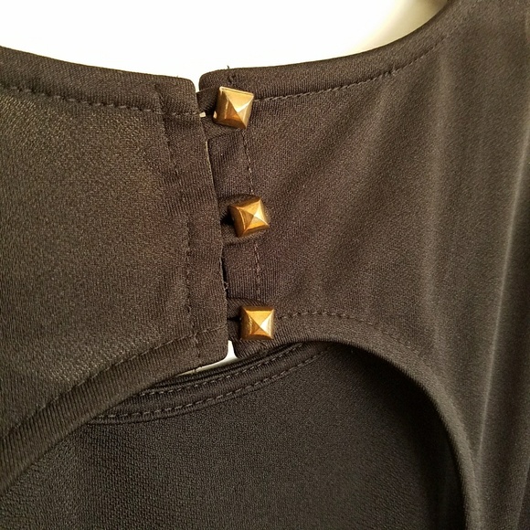 Black Open Back Peplum Top - Picture 5 of 10