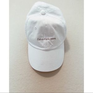 CALVIN KLEIN WHITE HAT