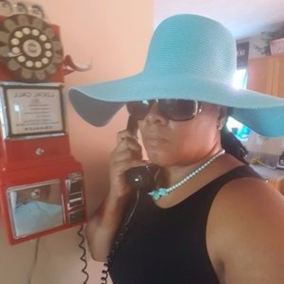 Meet your Posher, Mizz Tisha POSH AMBASSADOR!!!! - Picture 2 of 3