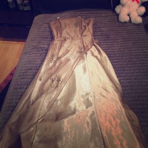 Beautiful gold dress w/ intricate flower beading