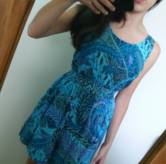 Blue pattern dress - Picture 4 of 4