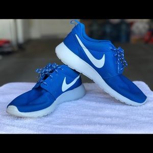 Women’s Nike Roshe Run Size 8.5 Royal Blue