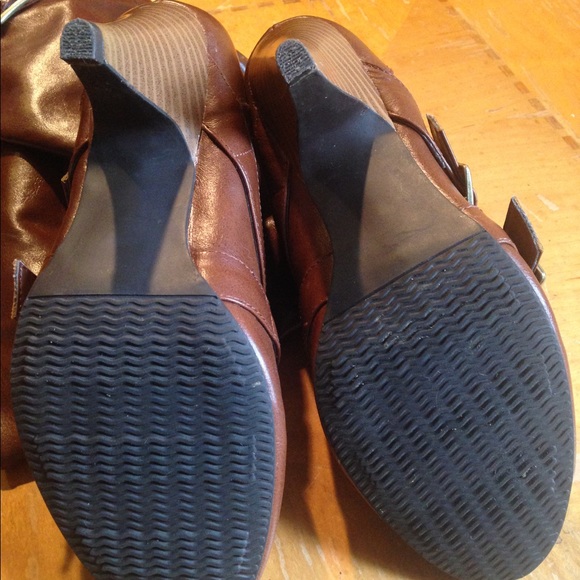 Charlotte Russe tan heel boots 6.5 W, never worn. - Picture 2 of 5