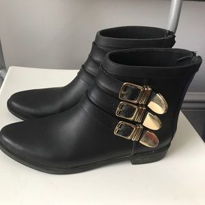 Loeffler Randall ankle rain boots. Rubber