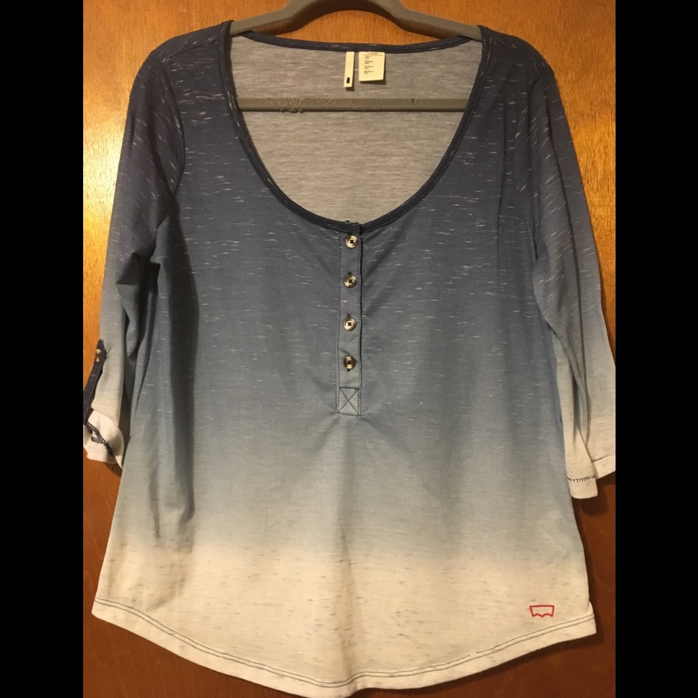 Levi's 3/4 sleeve top