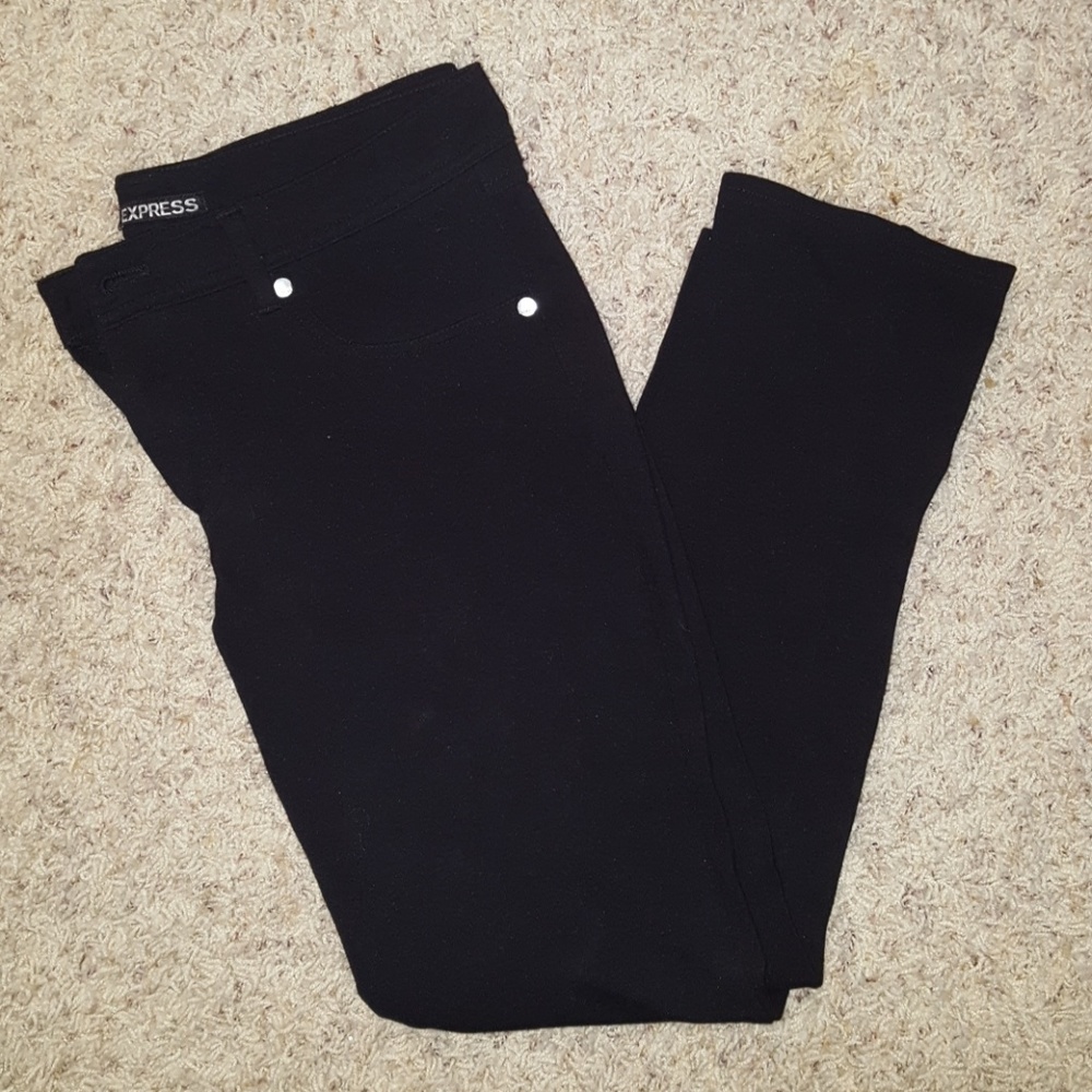 Black express anklet pants.