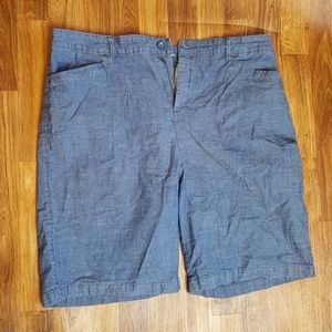 Women's Classic Fit Bermuda Shorts 18 Stretch