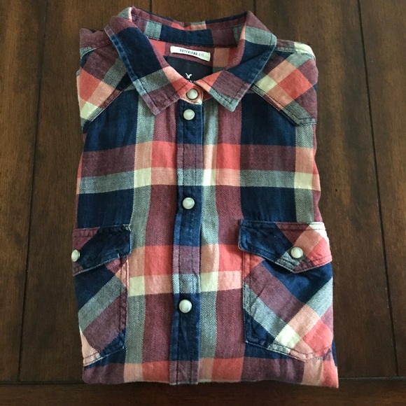 American Eagle Outfitters Tops - American Eagle button down long sleeved shirt