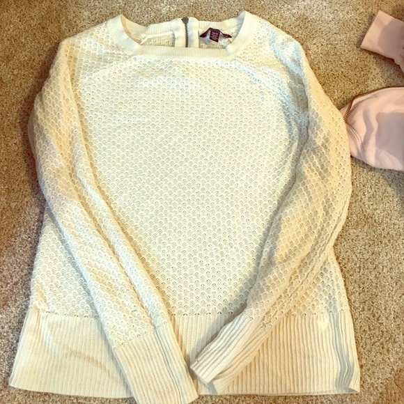 American Eagle Outfitters Sweaters - Beige sweater