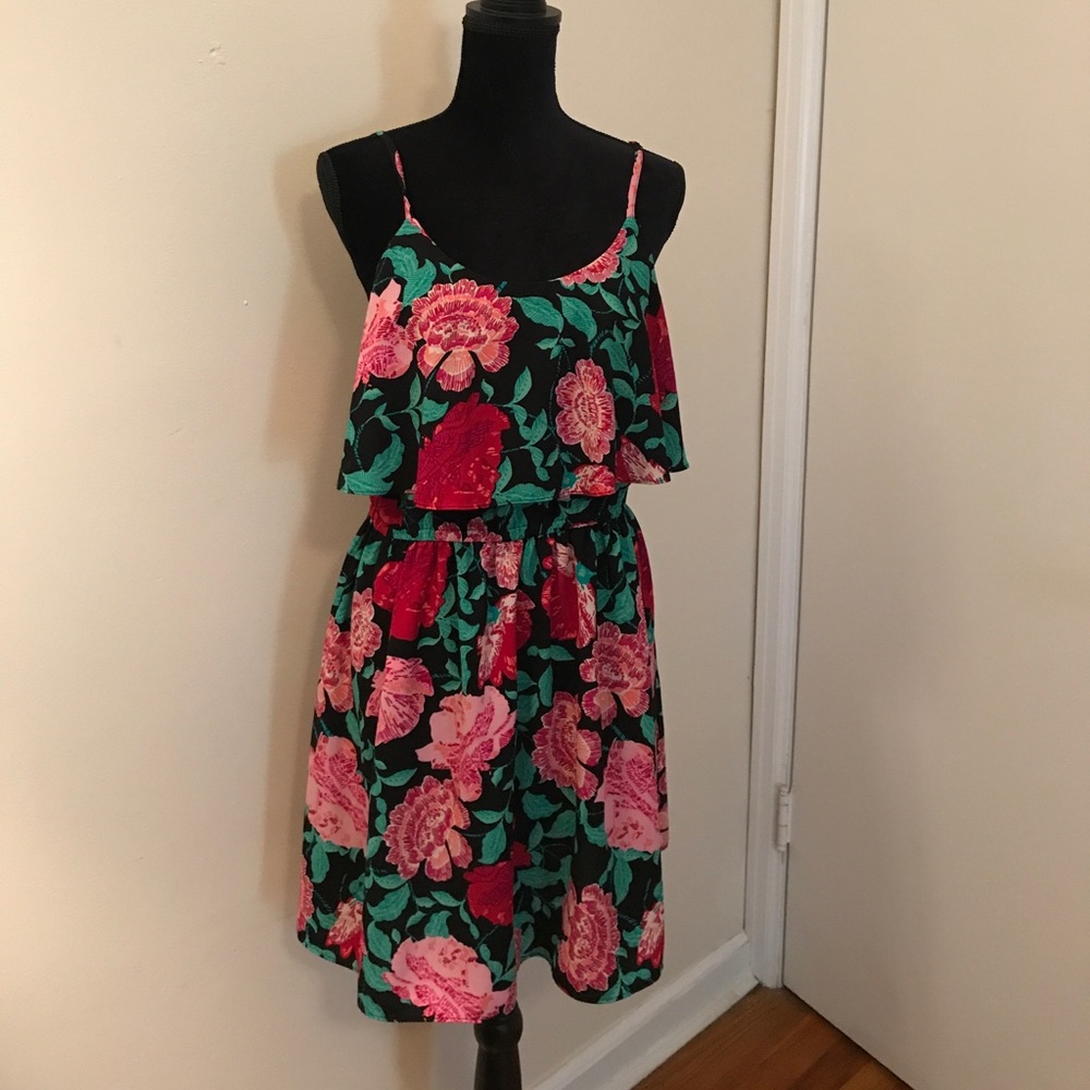 Elle Flowy Floral Dress, size large