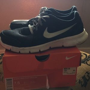 Black Nike Flex