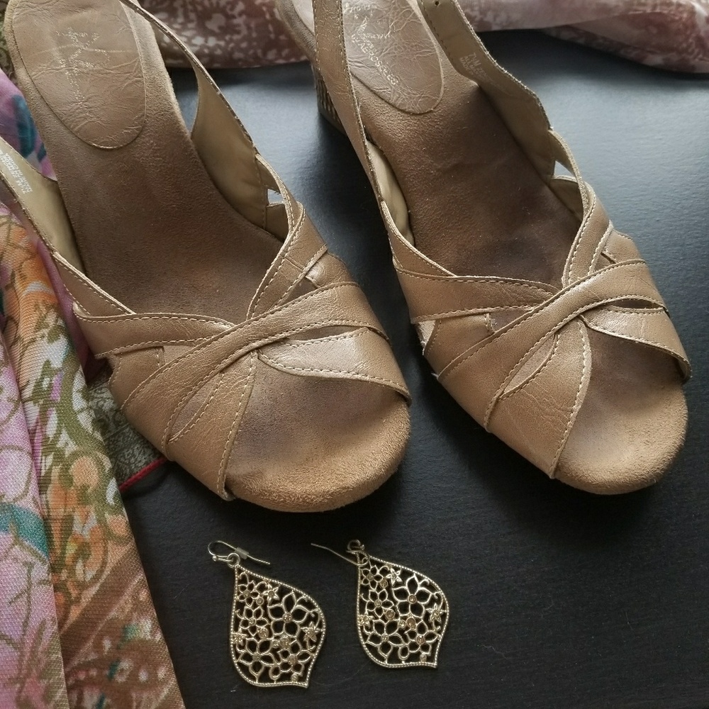 Aerosols Sandals