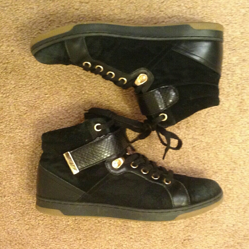 👋 Closing today!! ALDO Sneakers