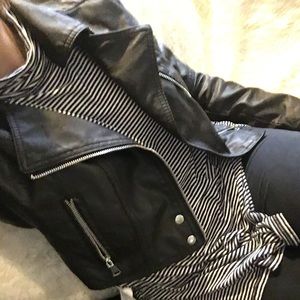 Cropped leather jacket