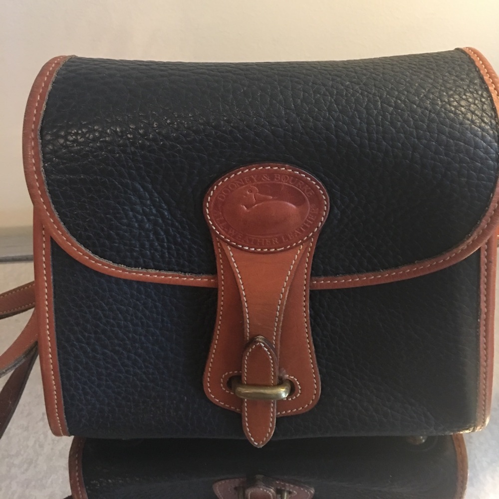 Dooney & Bourke Authentic bag!!