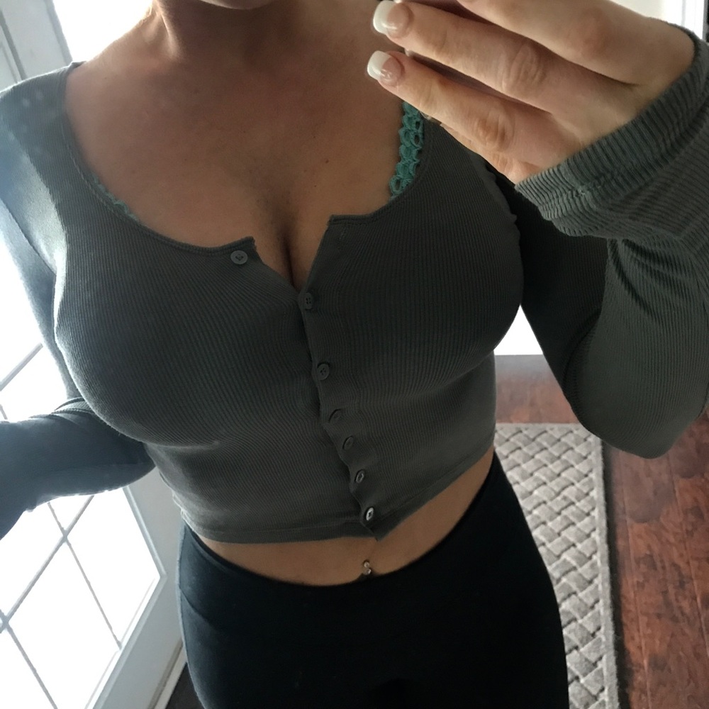 NWOT button down crop top