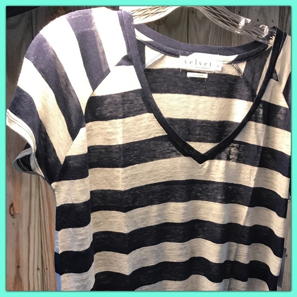 New Gorgeous Sheer Midnight Stripes 100% Linen - Picture 3 of 7