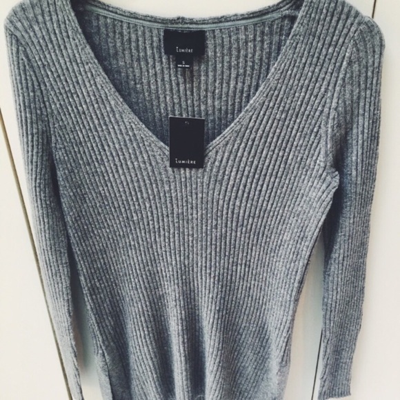 1 left• gray vneck sweater - Picture 4 of 4