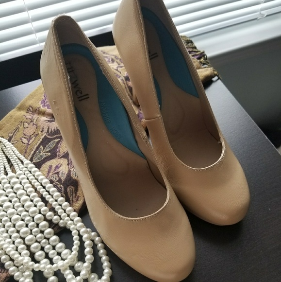 Nude Fitzwell Platform Pumps - Picture 2 of 4