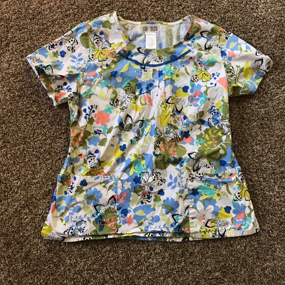 💊Cherokee Woman’s Large Scrub top