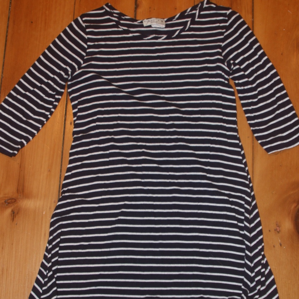 Quarter sleeve striped t-shirt dress