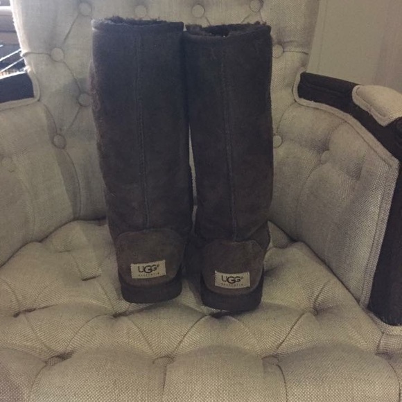 Uggs - Picture 1 of 1