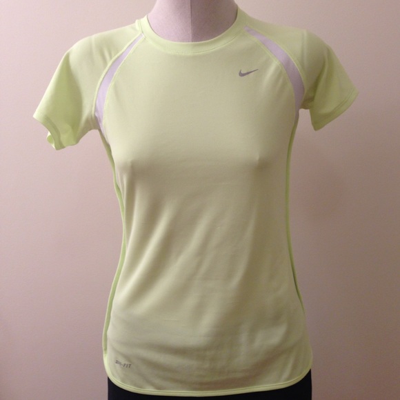 EUC Nike Dry-Fit Tee - Picture 2 of 5