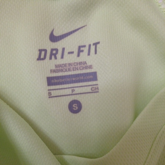 EUC Nike Dry-Fit Tee - Picture 4 of 5