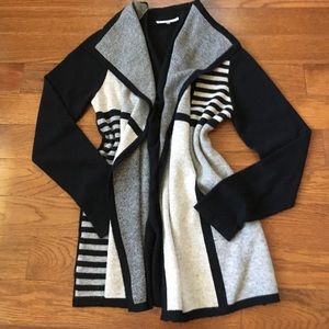 Beautiful EUC Fioni Color Block Sweater Medium