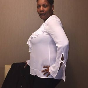 Meet your Posher, Lolettia