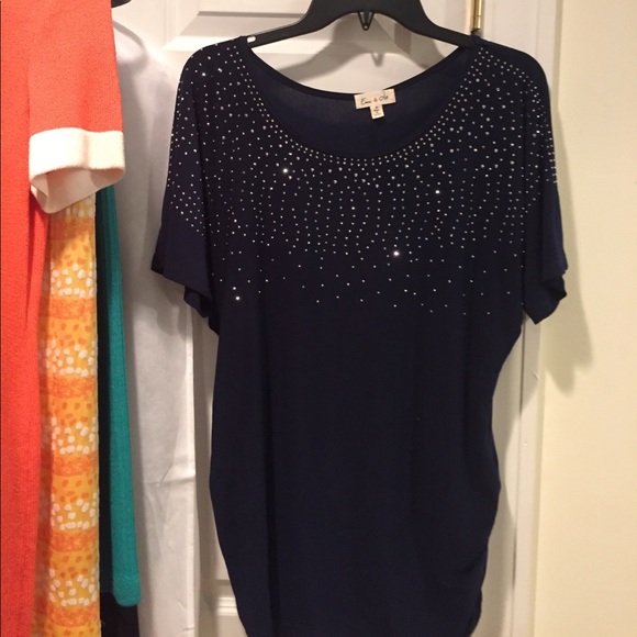 Navy top - Picture 2 of 4