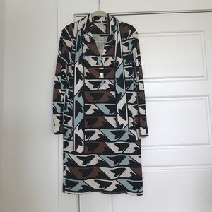 Adorable DVF dress with great colors.